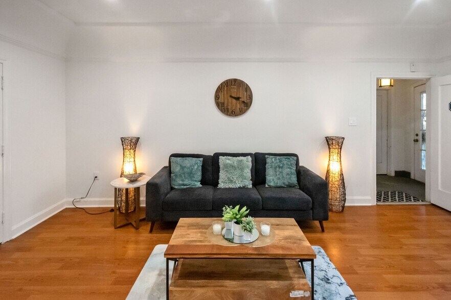 More Photos Of 1296 S Citrus Ave, Los Angeles Apartments For Sale