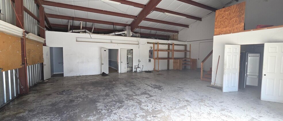 More Photos Of 17341 Alico Center Rd, Fort Myers Warehouse For Lease