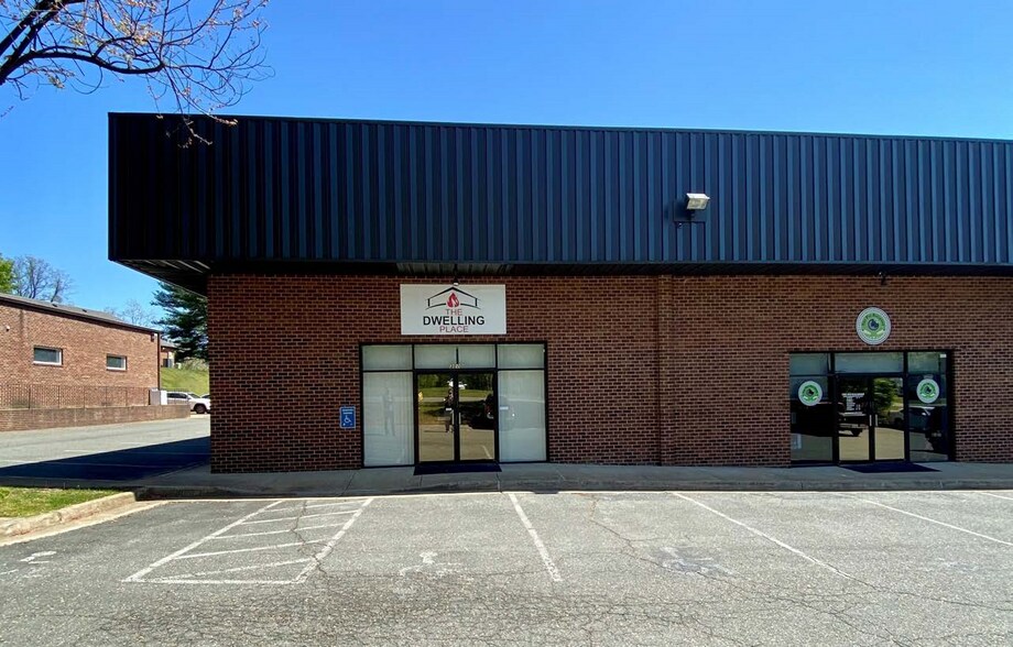 Primary Photo Of 3012 Berkmar Dr, Charlottesville General Retail For Lease