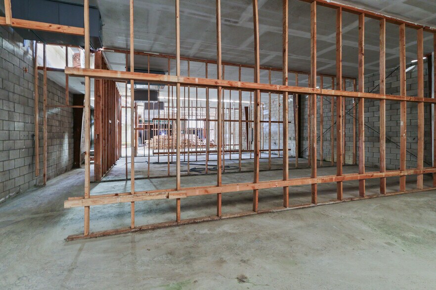 More Photos Of 1410-1412 Elwood St, Los Angeles Warehouse For Sale