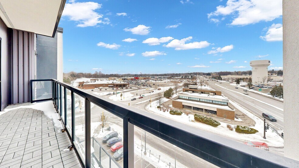 More Photos Of 1700 Plymouth Rd, Minnetonka Apartments For Lease