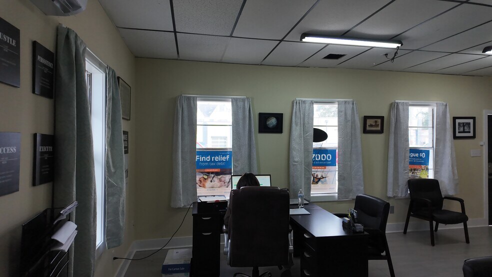 More Photos Of 2401 W Cervantes St, Pensacola General Retail For Sale
