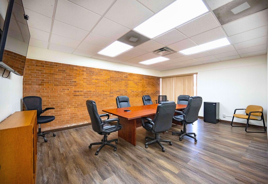 More Photos Of 1500 W Highway 6, Alvin Truck Terminal For Sale