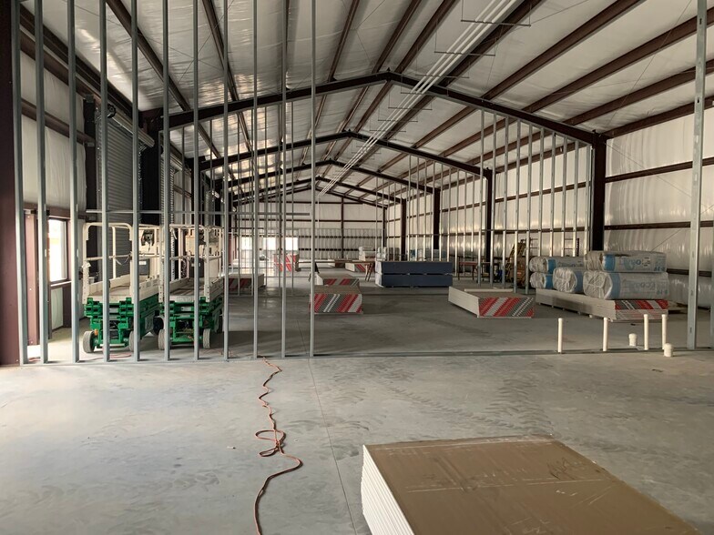 More Photos Of 9210 Highway 36, Needville Showroom For Sale