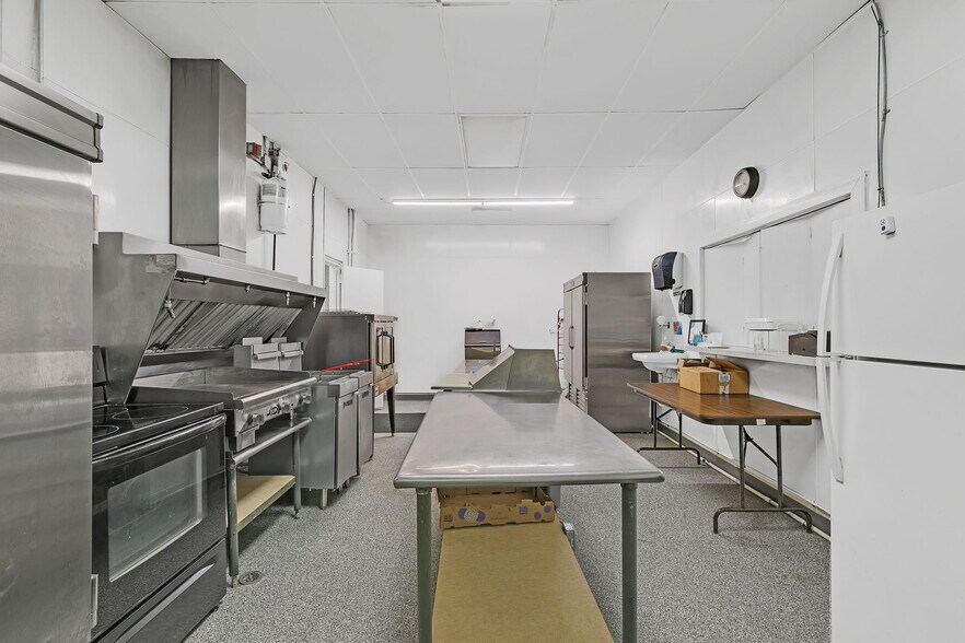 More Photos Of 227 E Mercury Blvd, Hampton General Retail For Sale