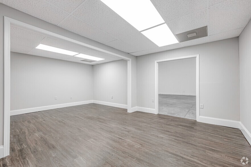 More Photos Of 7187 Washington St, Covington Unknown For Lease