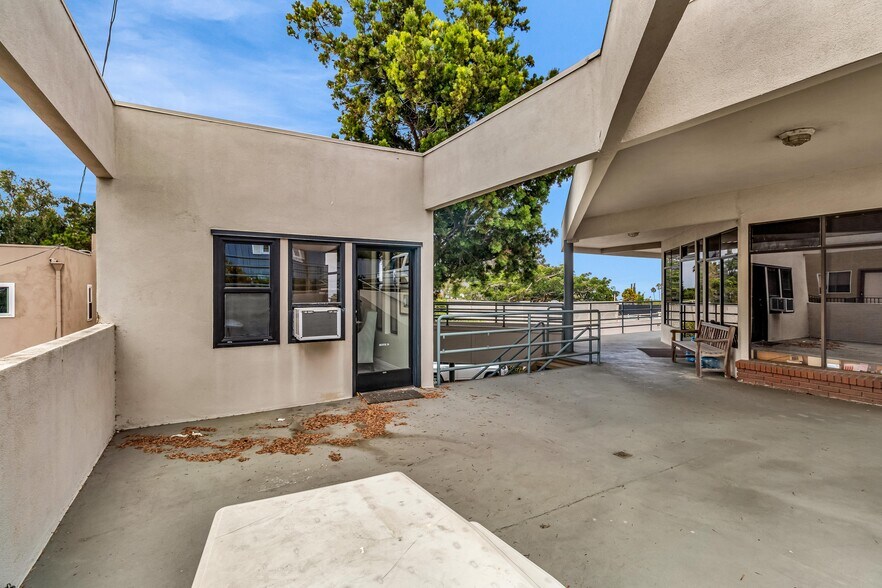 More Photos Of 1237 Camino Del Mar, Del Mar Office Residential For Sale