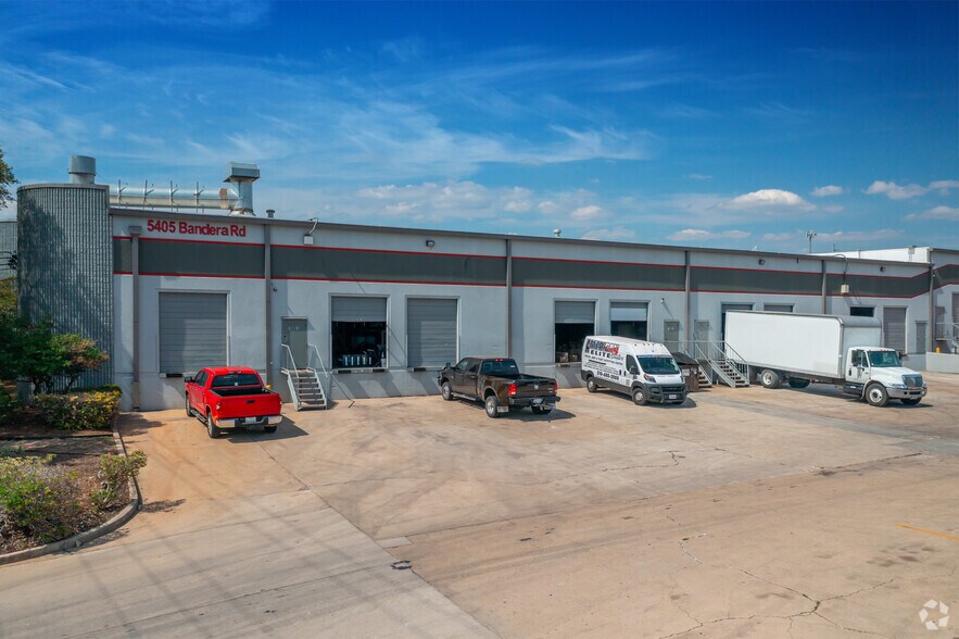 More Photos Of 5405 Bandera Rd, San Antonio Light Distribution For Lease