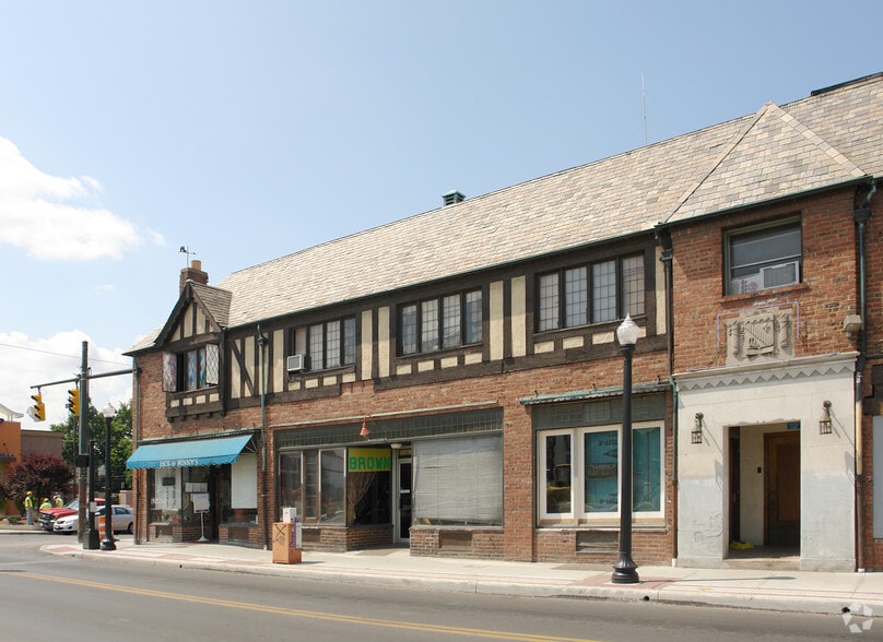 More Photos Of 2563-2573 N High St, Columbus Storefront Retail Residential For Sale