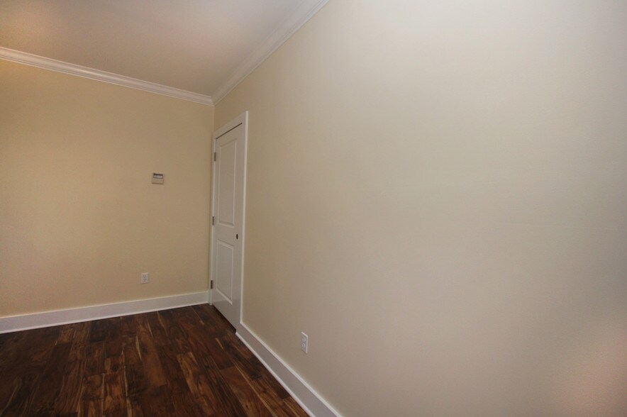 More Photos Of 3 Kemble Ave, Cold Spring General Retail For Lease