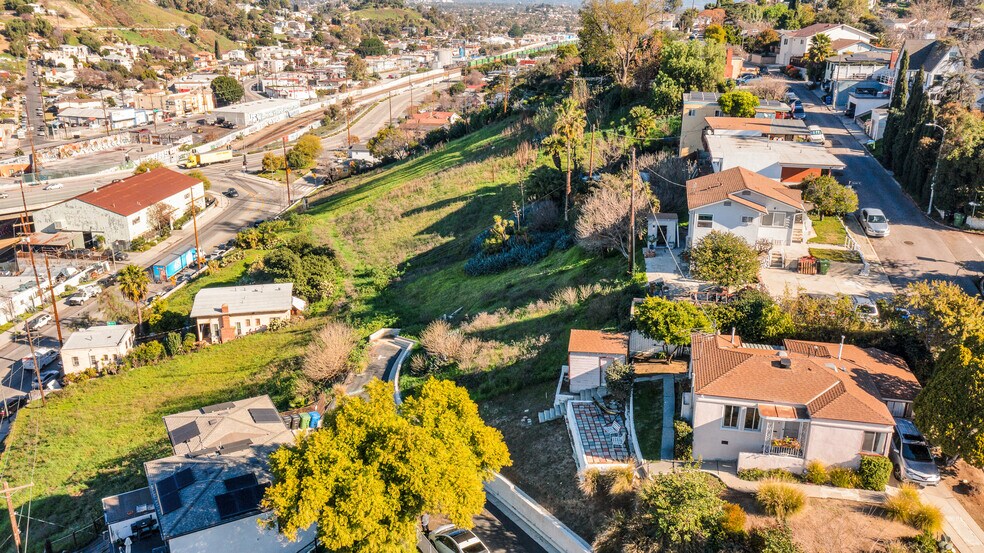 More Photos Of 1922-1942 Seigneur Ave, Los Angeles Land For Sale