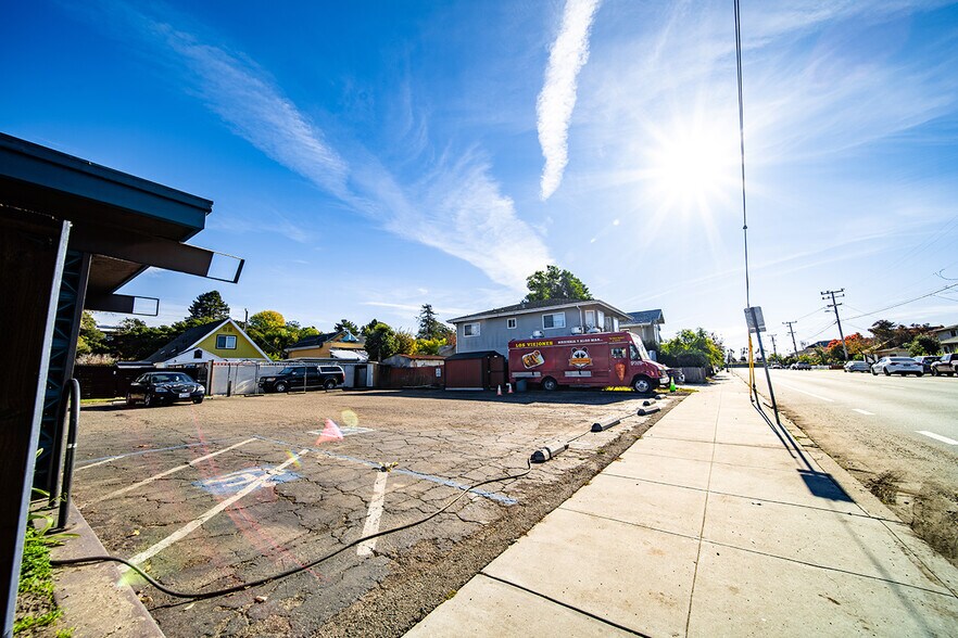 More Photos Of 236 Ocean St, Santa Cruz Office For Sale