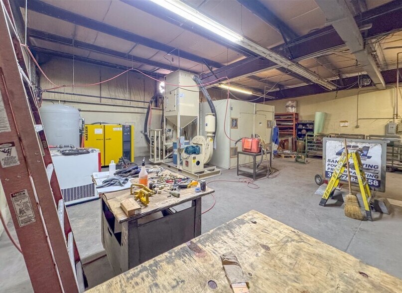 More Photos Of 4000 Technology Park Blvd, Auburn Warehouse For Lease