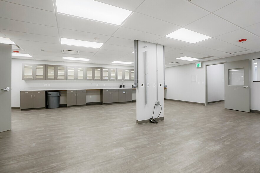 More Photos Of 3247 S Lincoln St, Englewood Medical For Lease