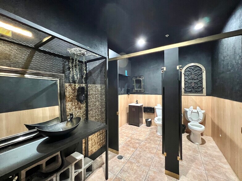 More Photos Of 223 Valencia Ave, Coral Gables Restaurant For Sale