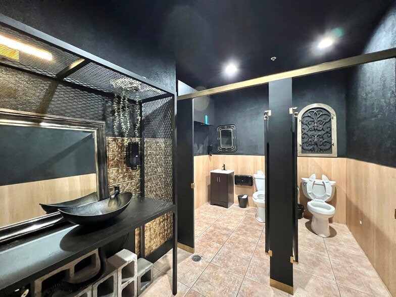 More Photos Of 223 Valencia Ave, Coral Gables Restaurant For Lease