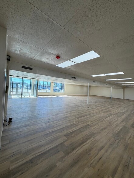 More Photos Of 400 Connecticut Blvd, East Hartford Freestanding For Lease