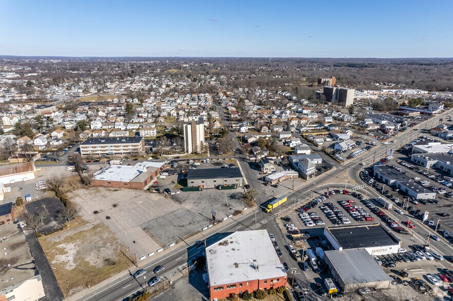 More Photos Of 360-362 Taunton Ave, East Providence Light Distribution For Lease