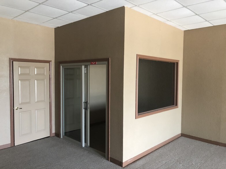 More Photos Of 2202 US Highway 380, Bridgeport Unknown For Lease