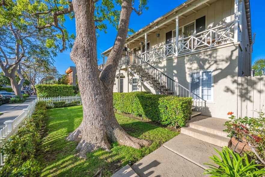 More Photos Of 751 N Hayworth Ave, Los Angeles Apartments For Sale