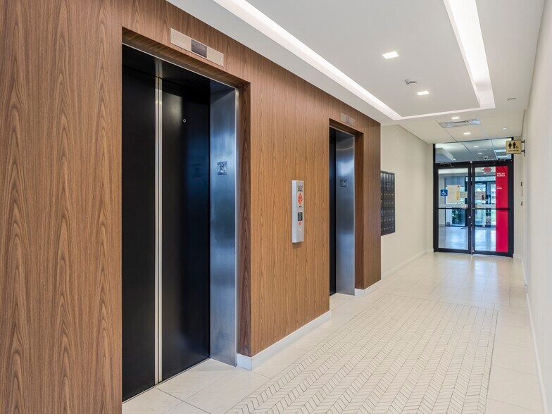 More Photos Of 4440 PGA Blvd, Palm Beach Gardens Coworking Space