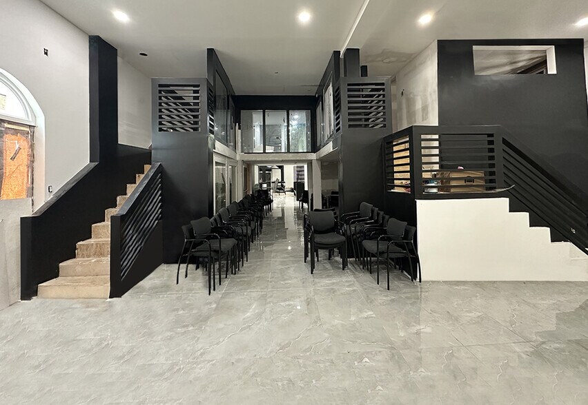 More Photos Of 360 NW 71st St, Miami Flex For Sale