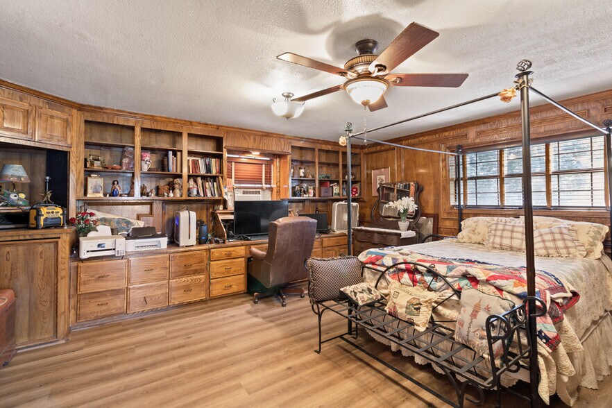 More Photos Of 750 N US Highway 287, Palestine Multifamily For Sale