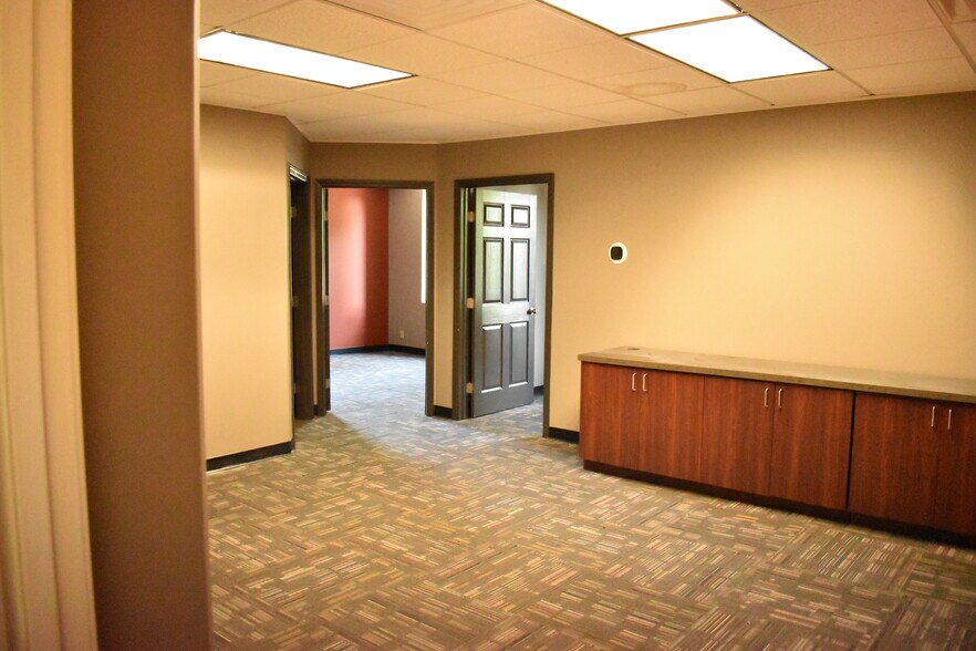 More Photos Of 165 W South St, Hernando Office Residential For Lease