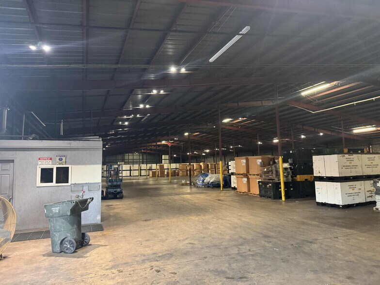 More Photos Of 255 Franklin St, Spartanburg Warehouse For Lease