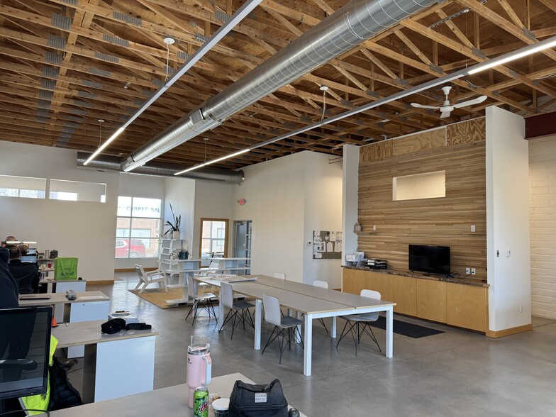 More Photos Of 1196 7th St E, Saint Paul Warehouse For Sale