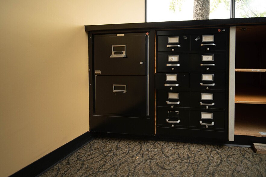 More Photos Of 245 N Main St, Mount Angel Bank For Lease