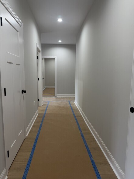 More Photos Of 3304 Hutchinson Ave, Adel Light Manufacturing For Lease