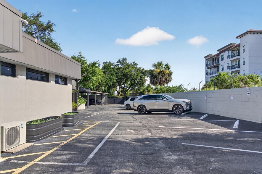 More Photos Of 221 Circle Dr, Maitland Office For Sale