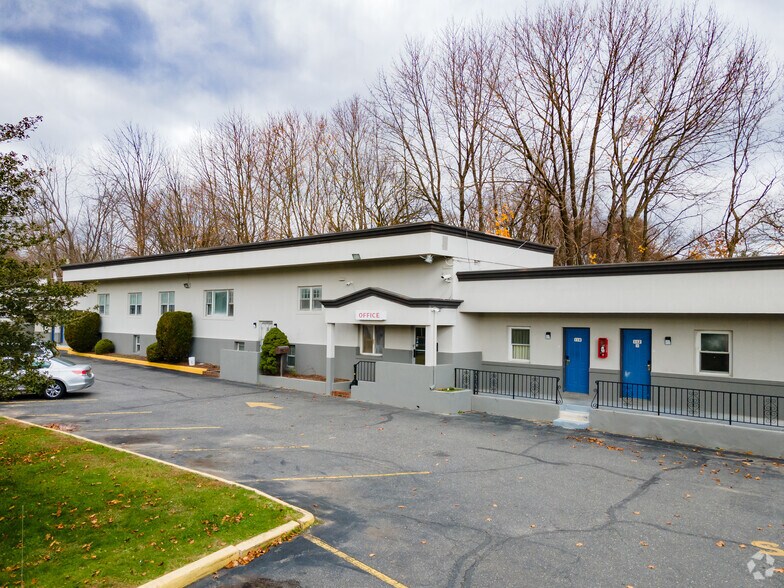 More Photos Of 4035 New Jersey 33, Tinton Falls Hotel For Lease