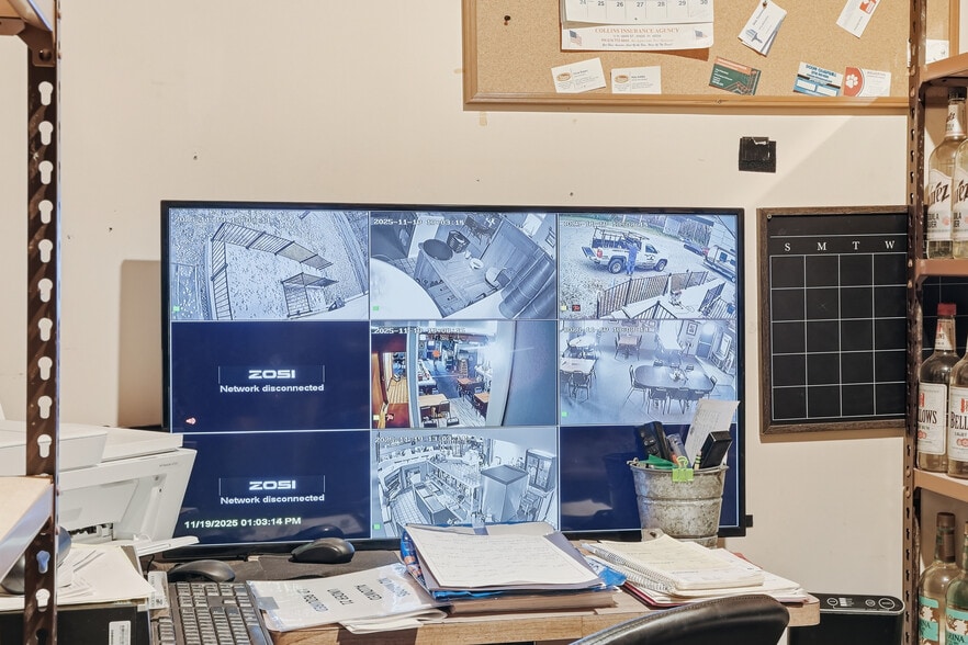 More Photos Of 4020 E Old US 30, Hamlet Restaurant For Sale