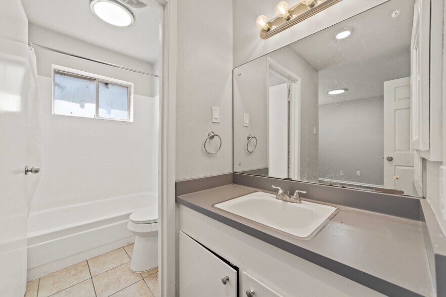 More Photos Of 2222 Vance Jackson Rd, San Antonio Apartments For Sale
