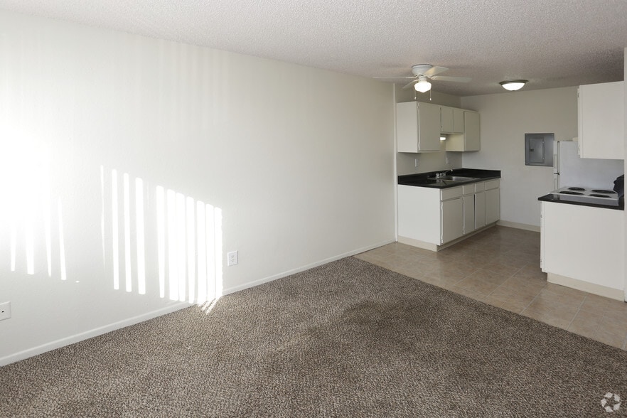 More Photos Of 2025 Jerry Murphy Rd, Pueblo Apartments For Sale