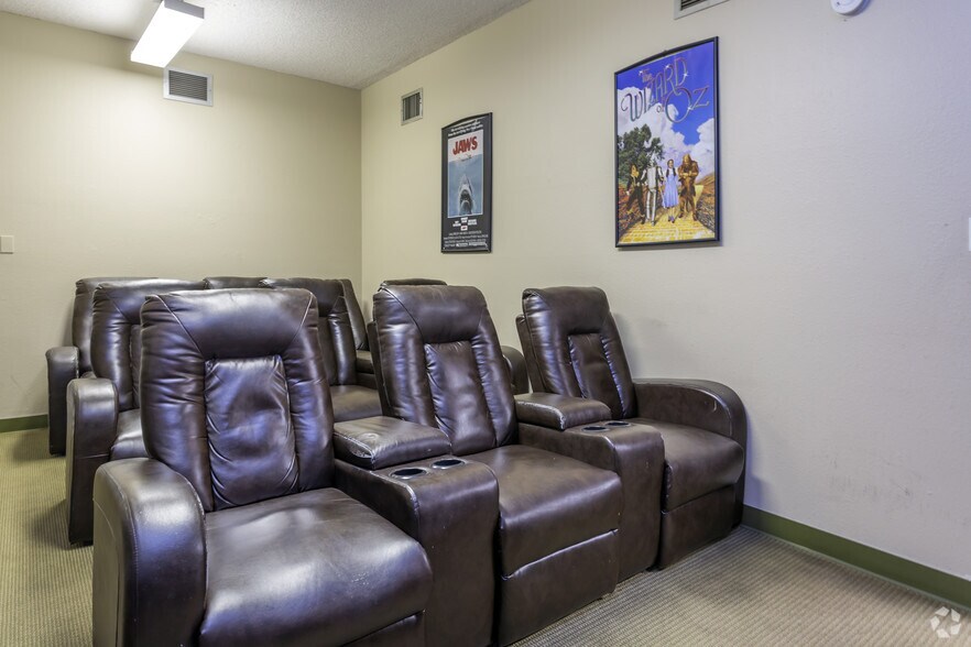 More Photos Of 171 4th Ave, Chula Vista Apartments For Sale