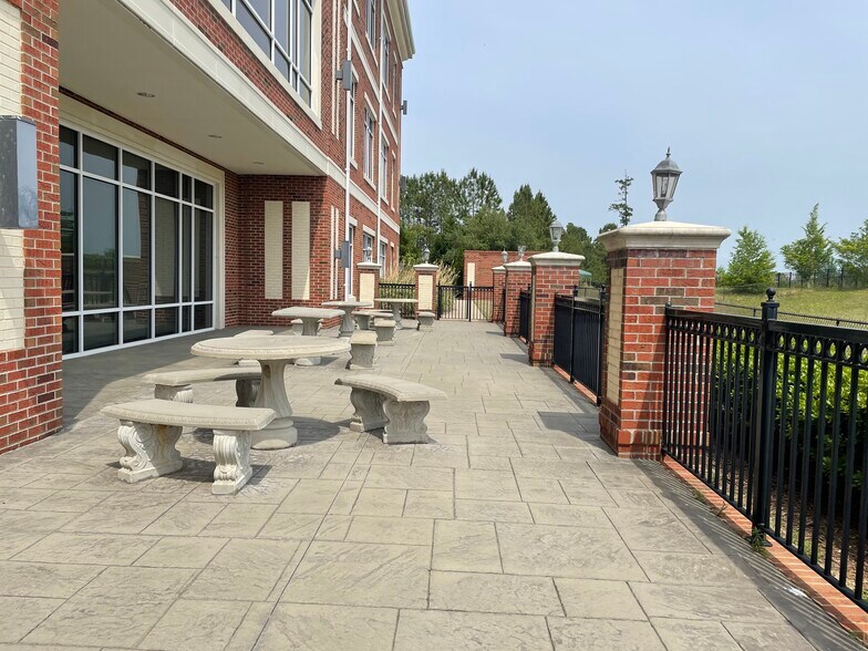 More Photos Of 3400 Walsh Pky, Fayetteville Office For Lease