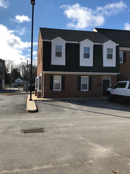 More Photos Of 410 New Bridge St, Jacksonville Office For Lease