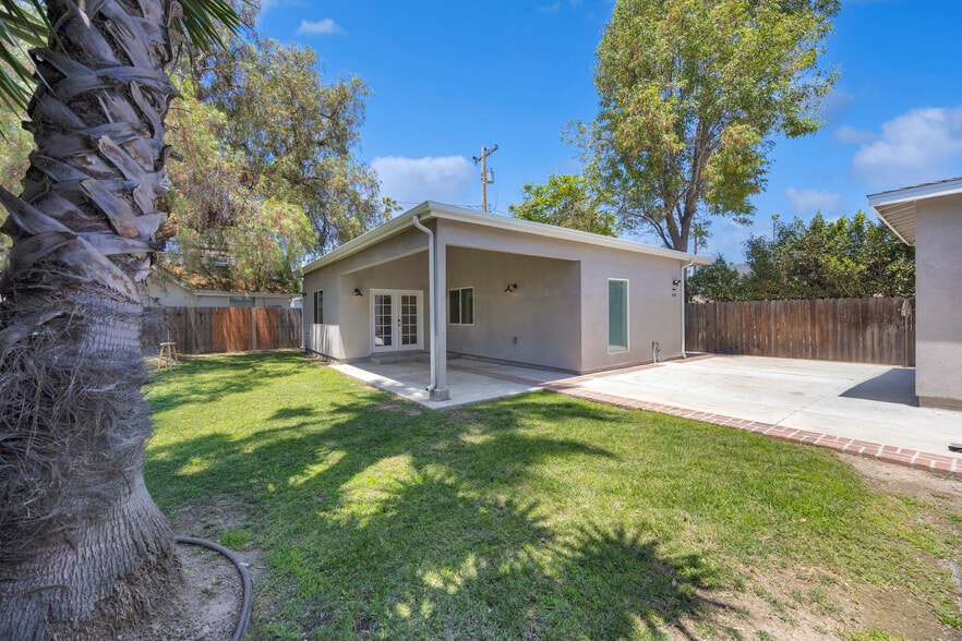 More Photos Of 456 N Batavia St, Orange Apartments For Sale