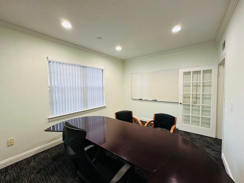 More Photos Of 6817 Southpoint Pky, Jacksonville Unknown For Lease