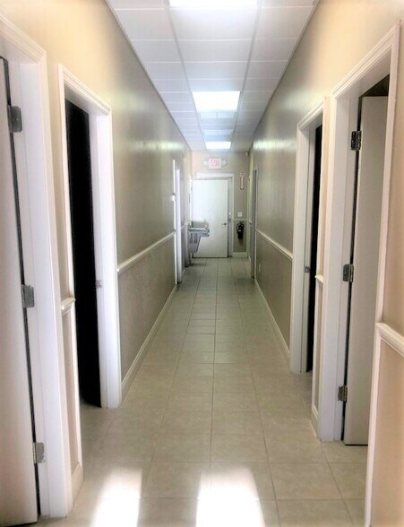 More Photos Of 15437 S US Highway 441, Summerfield Medical For Lease