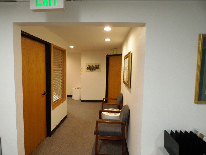 More Photos Of 2558 Roosevelt St, Carlsbad Office For Lease