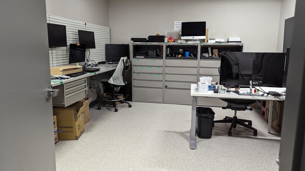 More Photos Of 700 York St, London Office For Lease