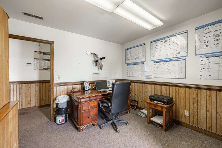 More Photos Of 100-102 Industrial Blvd, Toano Office For Sale