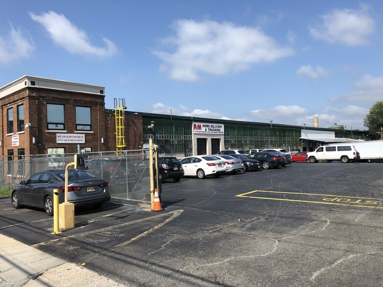 More Photos Of 99 Jersey Ave, New Brunswick Warehouse For Lease