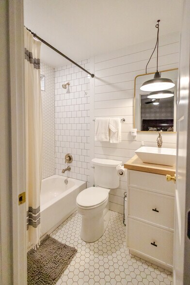 More Photos Of 6385 W White Mountain Blvd, Lakeside Lodge Meeting Hall For Sale