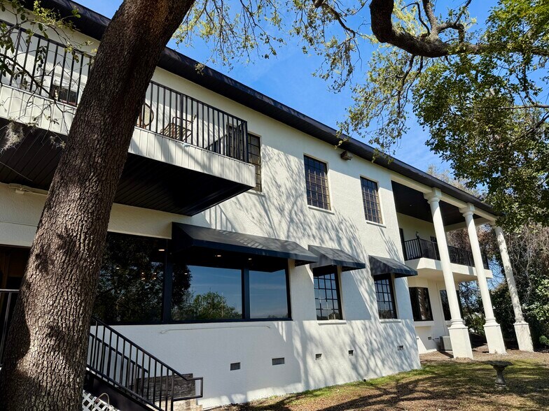 More Photos Of 13801 N Dale Mabry Hwy, Tampa Storefront Retail Office For Sale