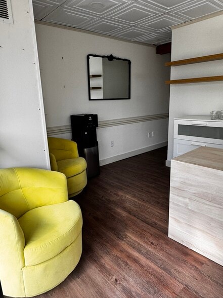 More Photos Of 1273 Gar Hwy, Somerset Office For Lease